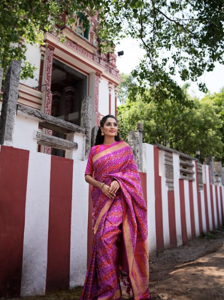 Calantha's Rani Pink Banarasi